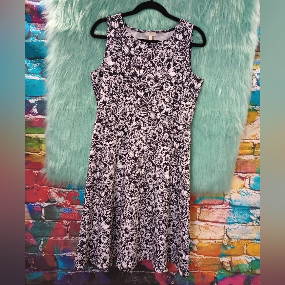 Talbots Black and White Floral Sleeveless Dress Size 8